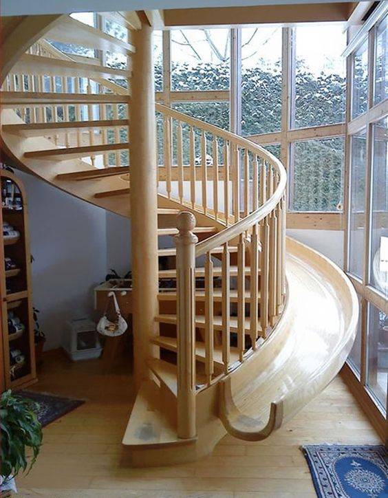 Спиральная лестница из дерева